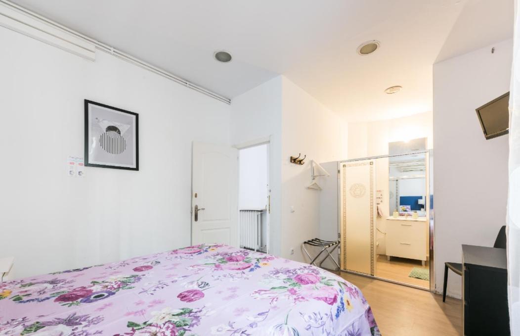 M&F 7 Rooms/7 Bathrooms Over Gran Via Мадрид Екстериор снимка