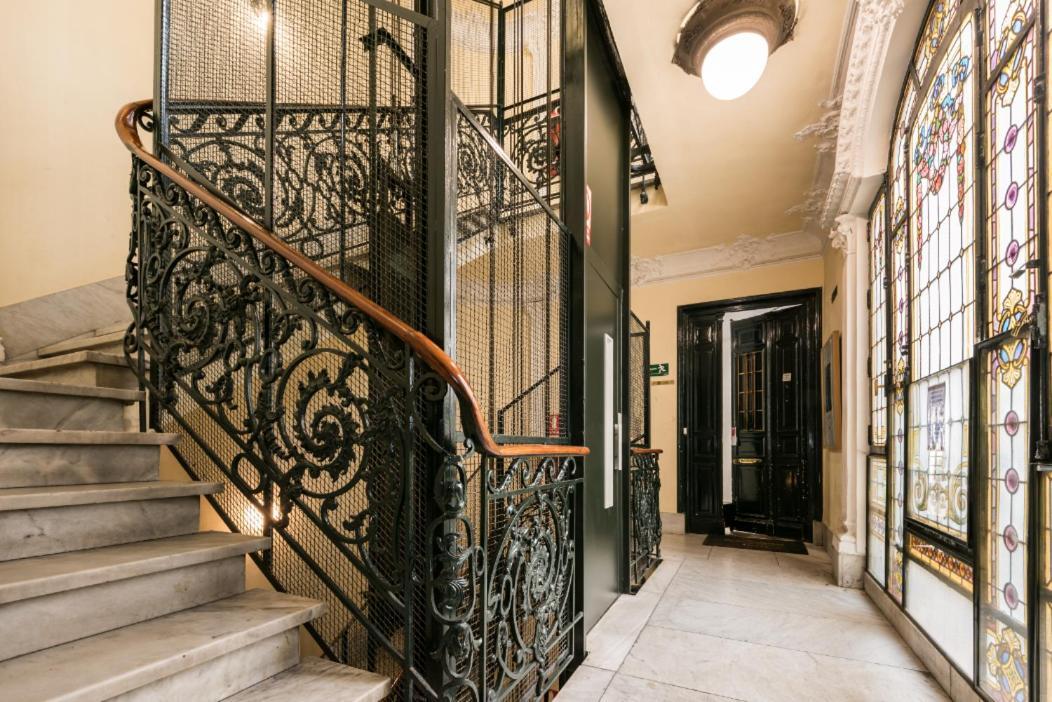 M&F 7 Rooms/7 Bathrooms Over Gran Via Мадрид Екстериор снимка