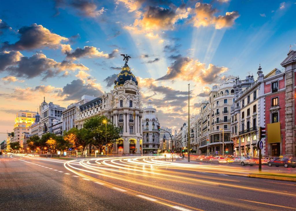 M&F 7 Rooms/7 Bathrooms Over Gran Via Мадрид Екстериор снимка